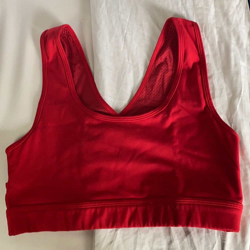Cross back sports bra